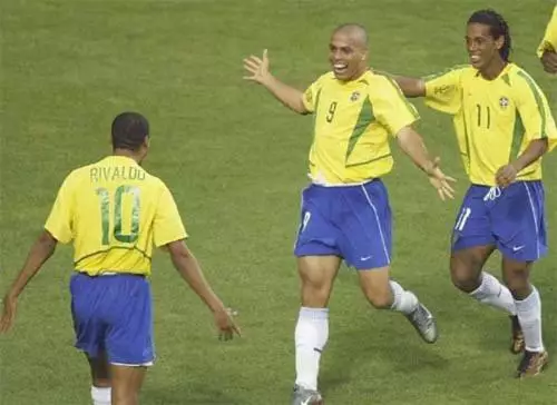 个备受瞩目 个备受瞩目