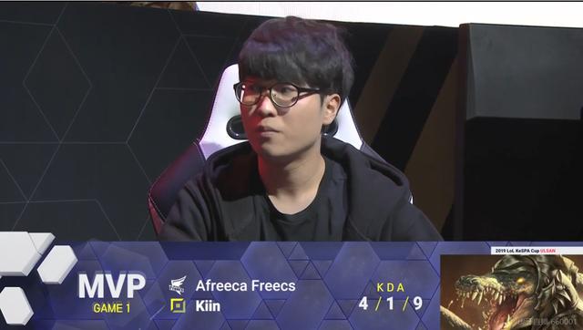 越显苍白 越显苍白